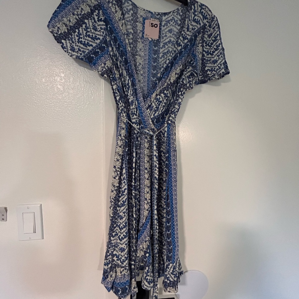 SO Blue and White V-Neck Flutter Sleeve Midi Dress